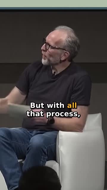 A third vertical clip from the same episode.